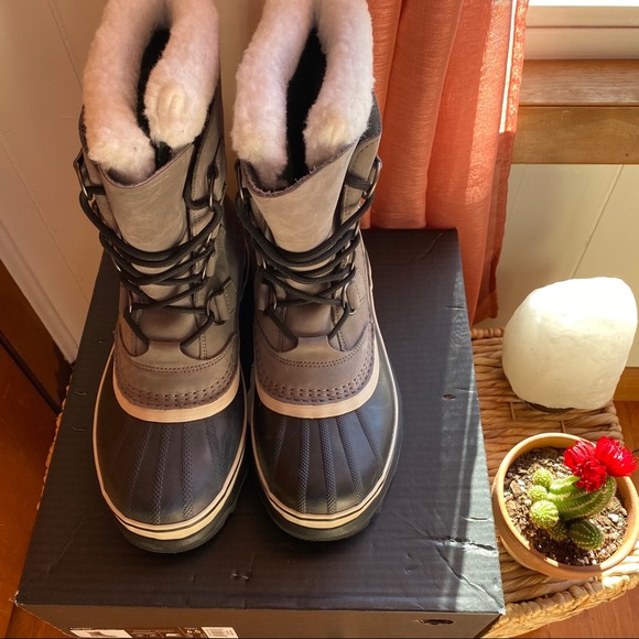 Sorel Caribou snow boots. - Picture 5 of 6